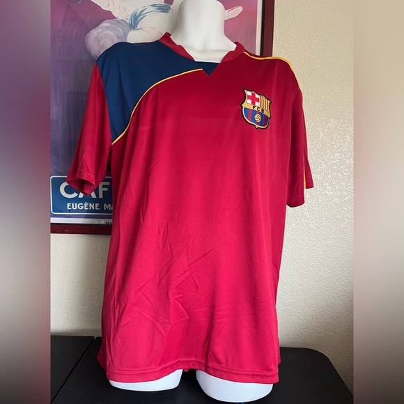 FC Barcelona training jersey in good condition - Picture 2 of 2